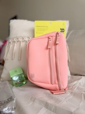 Pink Neoprene Waist Bag - Soft Blush Pink 🌸✨